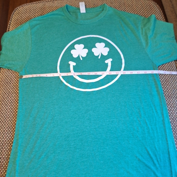 Green T-Shirt with Smiley Shamrock/Clover Design St Patrick's Day - Picture 5 of 8